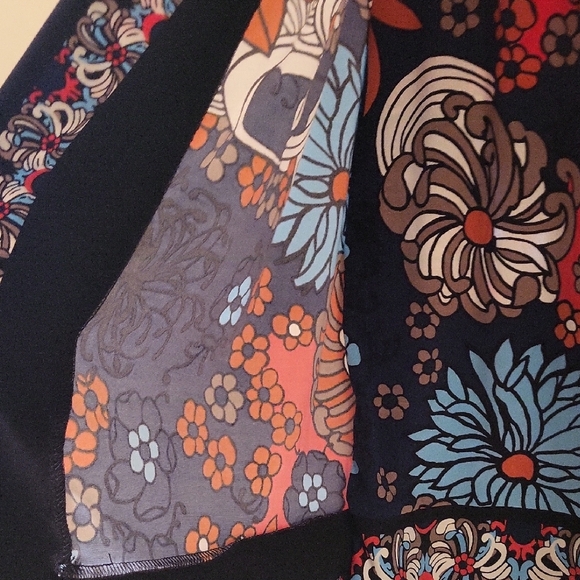 Premise Dress - Picture 3 of 4